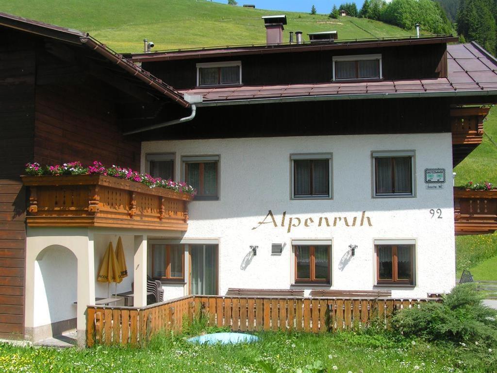 Gastehaus Alpenruh Lägenhet Holzgau Exteriör bild