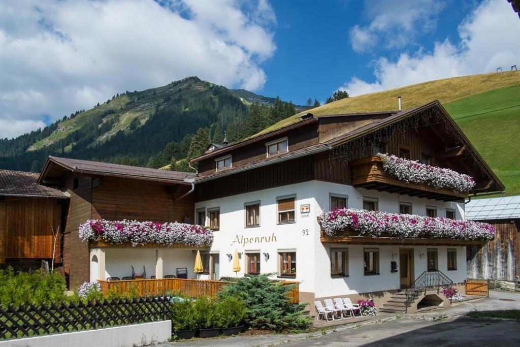 Gastehaus Alpenruh Lägenhet Holzgau Exteriör bild