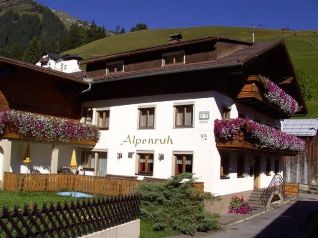 Gastehaus Alpenruh Lägenhet Holzgau Exteriör bild